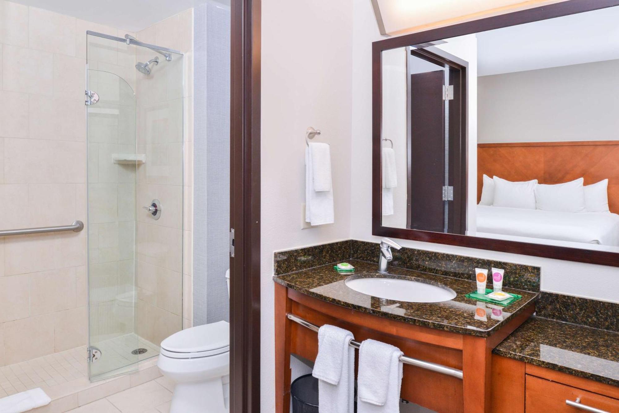 ไฮแอท เพลซ เชซาพีก/กรีนบริไบรเออร์ เชซาพีค  Hotel ภายนอก รูปภาพ