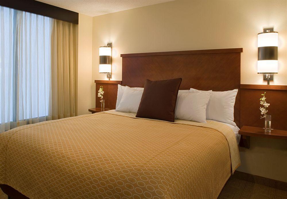 ไฮแอท เพลซ เชซาพีก/กรีนบริไบรเออร์ เชซาพีค  Hotel ภายนอก รูปภาพ
