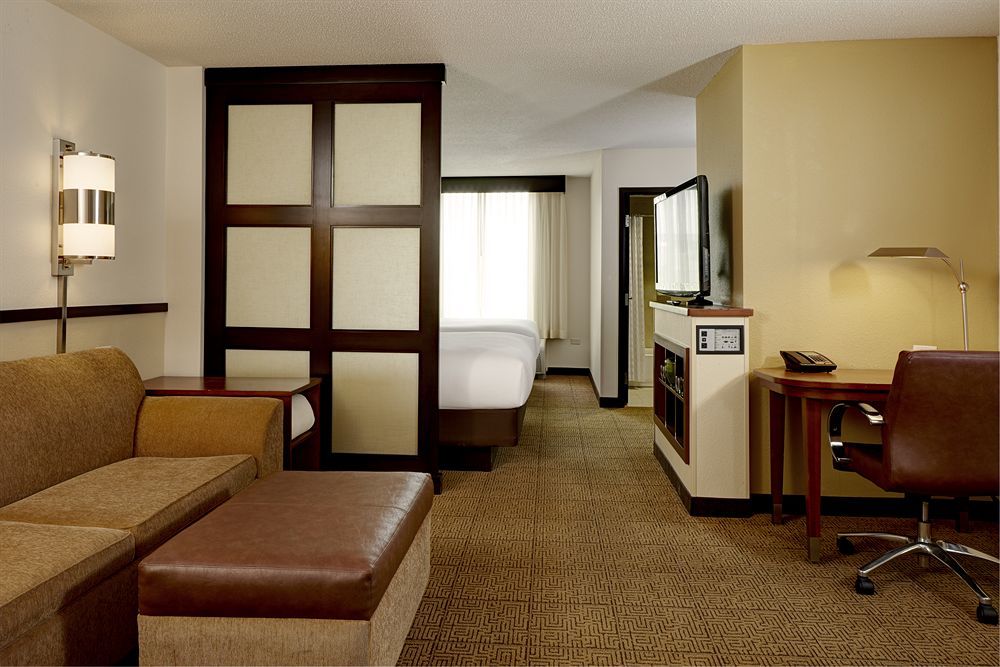 ไฮแอท เพลซ เชซาพีก/กรีนบริไบรเออร์ เชซาพีค  Hotel ภายนอก รูปภาพ